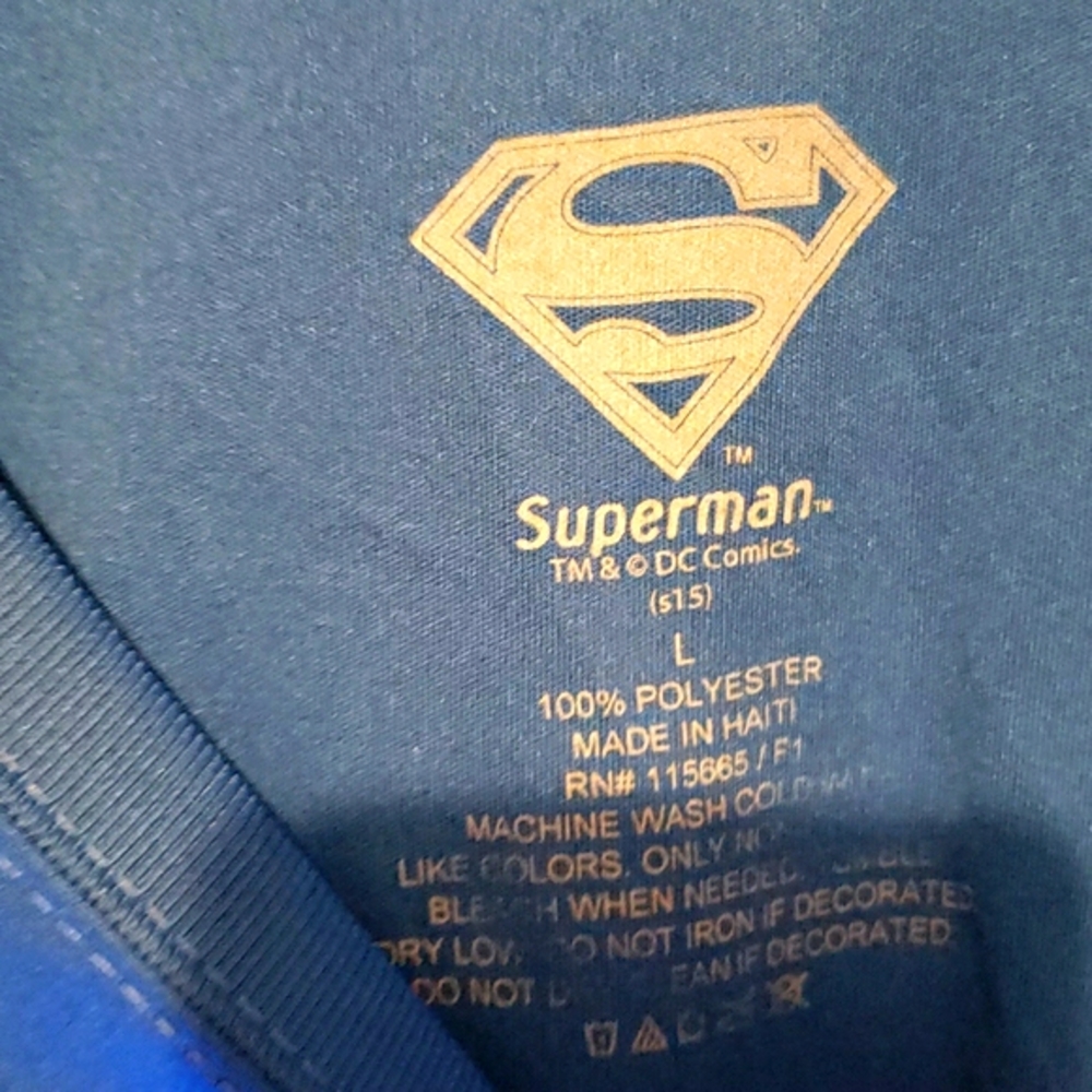 Superman TM and DC Comics T Shirt, Size L - Picture 4 of 5